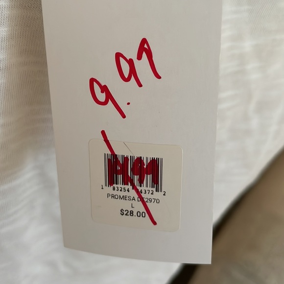 White tee shirt - Picture 3 of 4